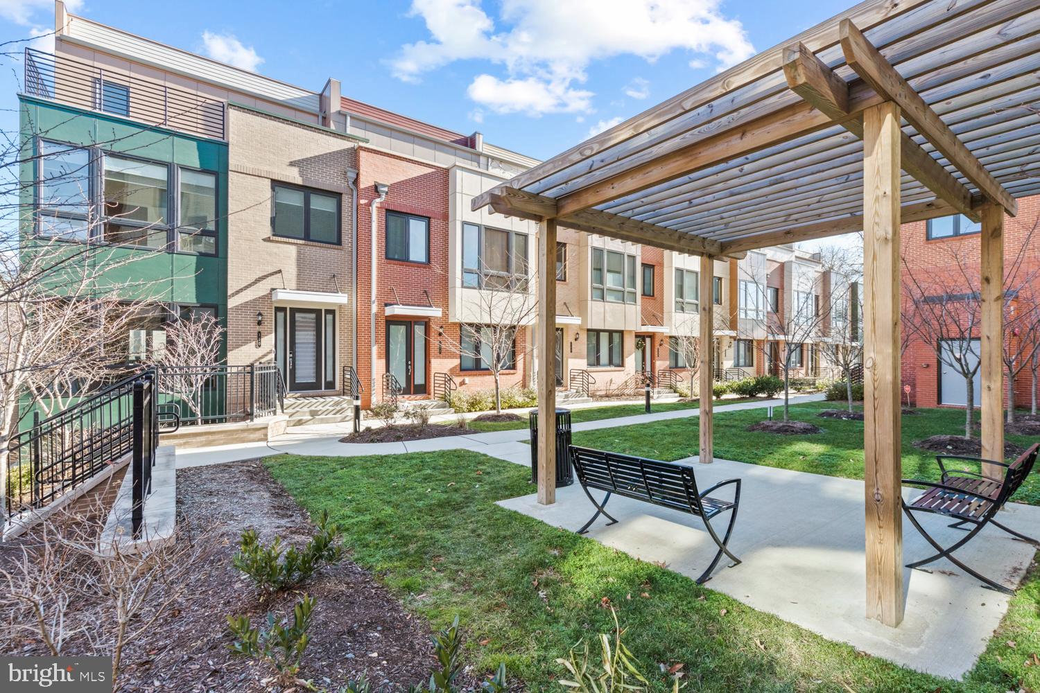 CAMBRIA SQUARE - Residential Lease