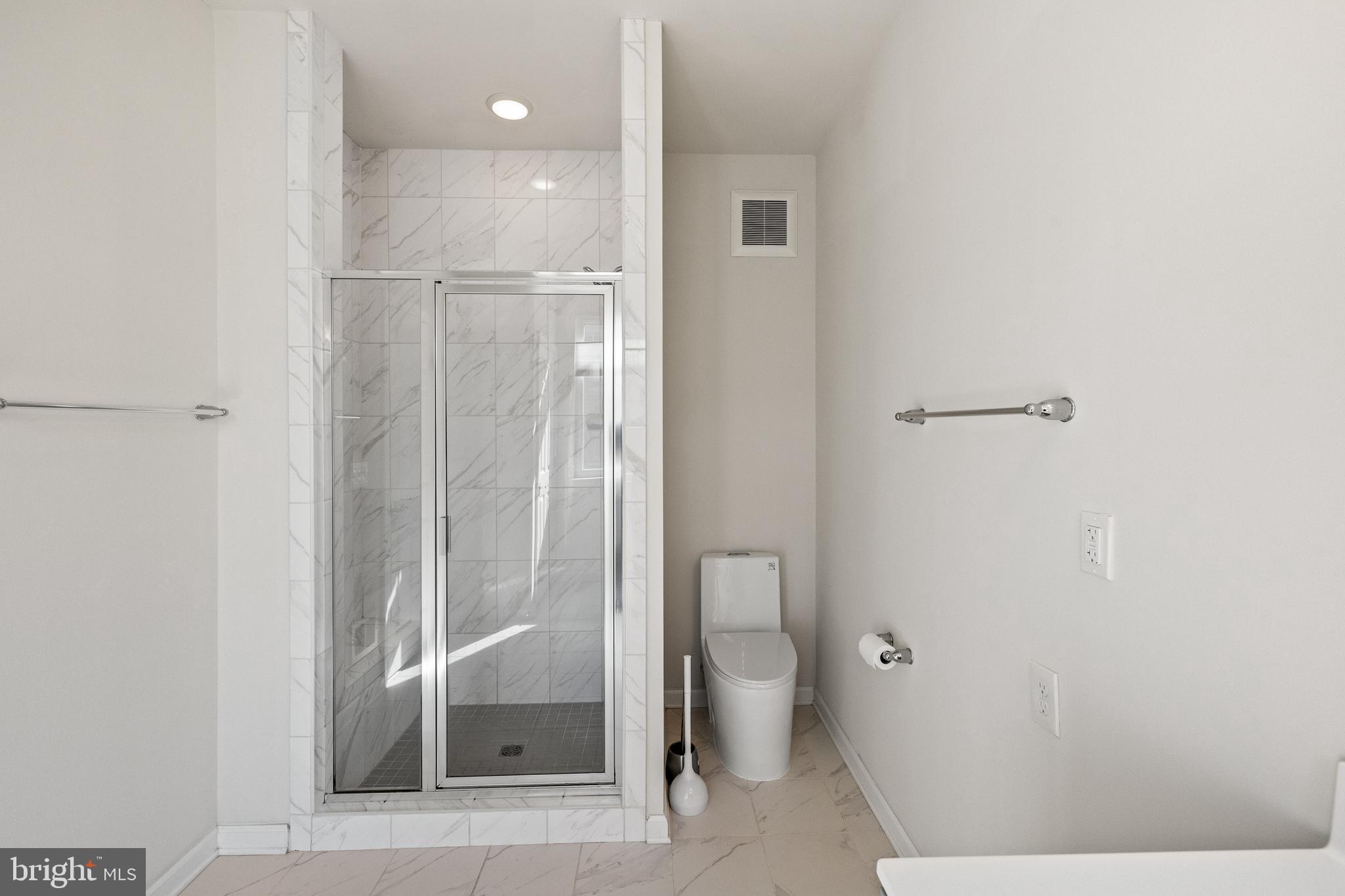 CAMBRIA SQUARE - Residential Lease