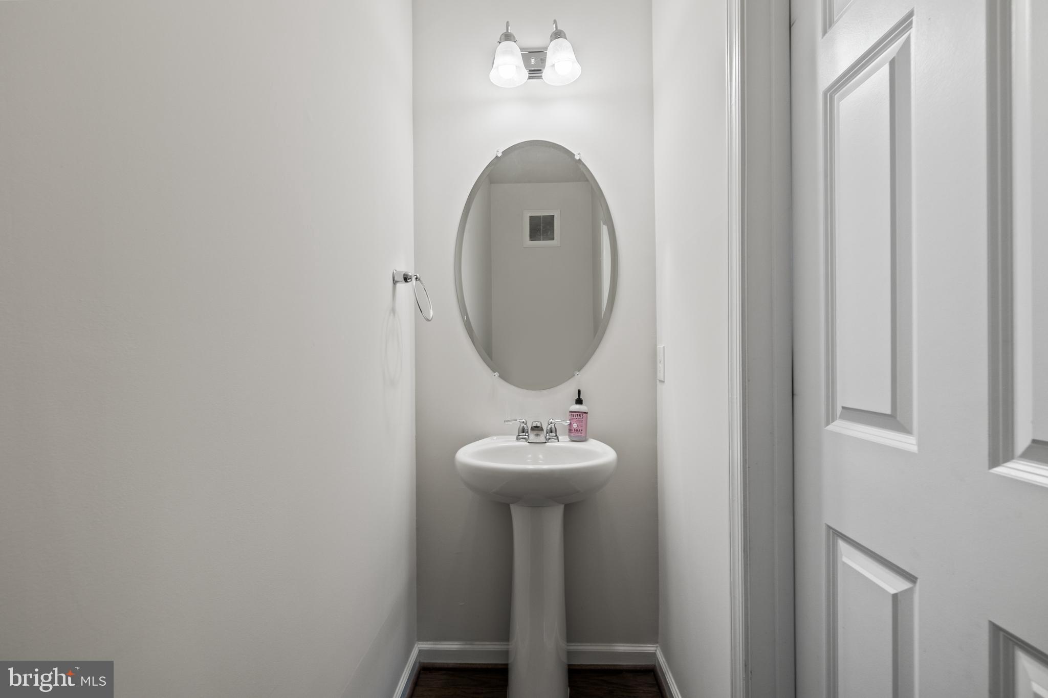 CAMBRIA SQUARE - Residential Lease