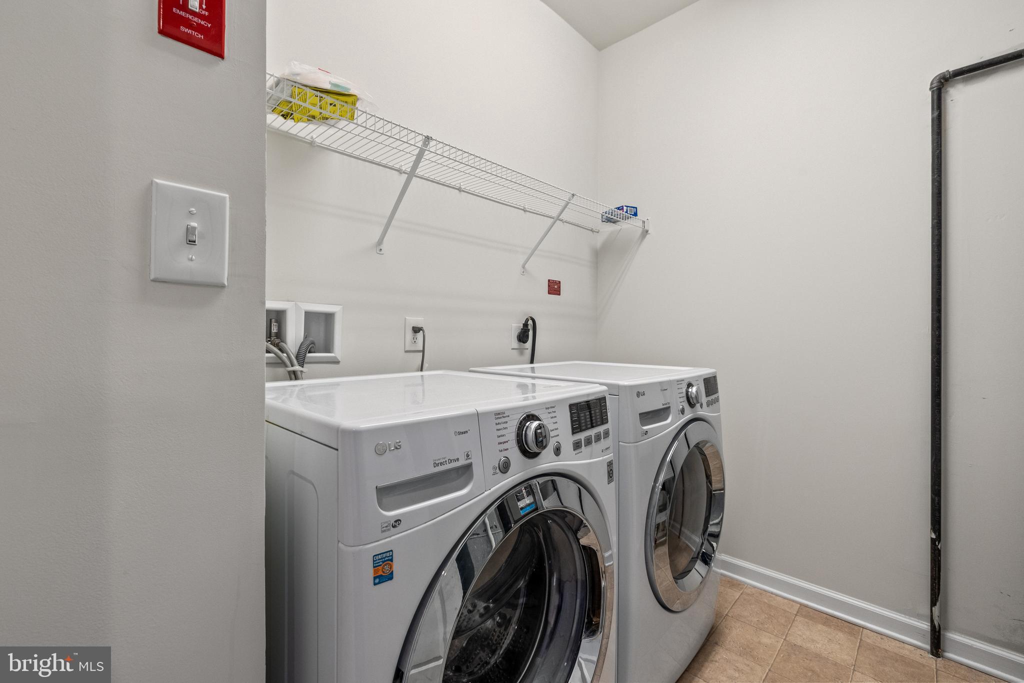 CAMBRIA SQUARE - Residential Lease