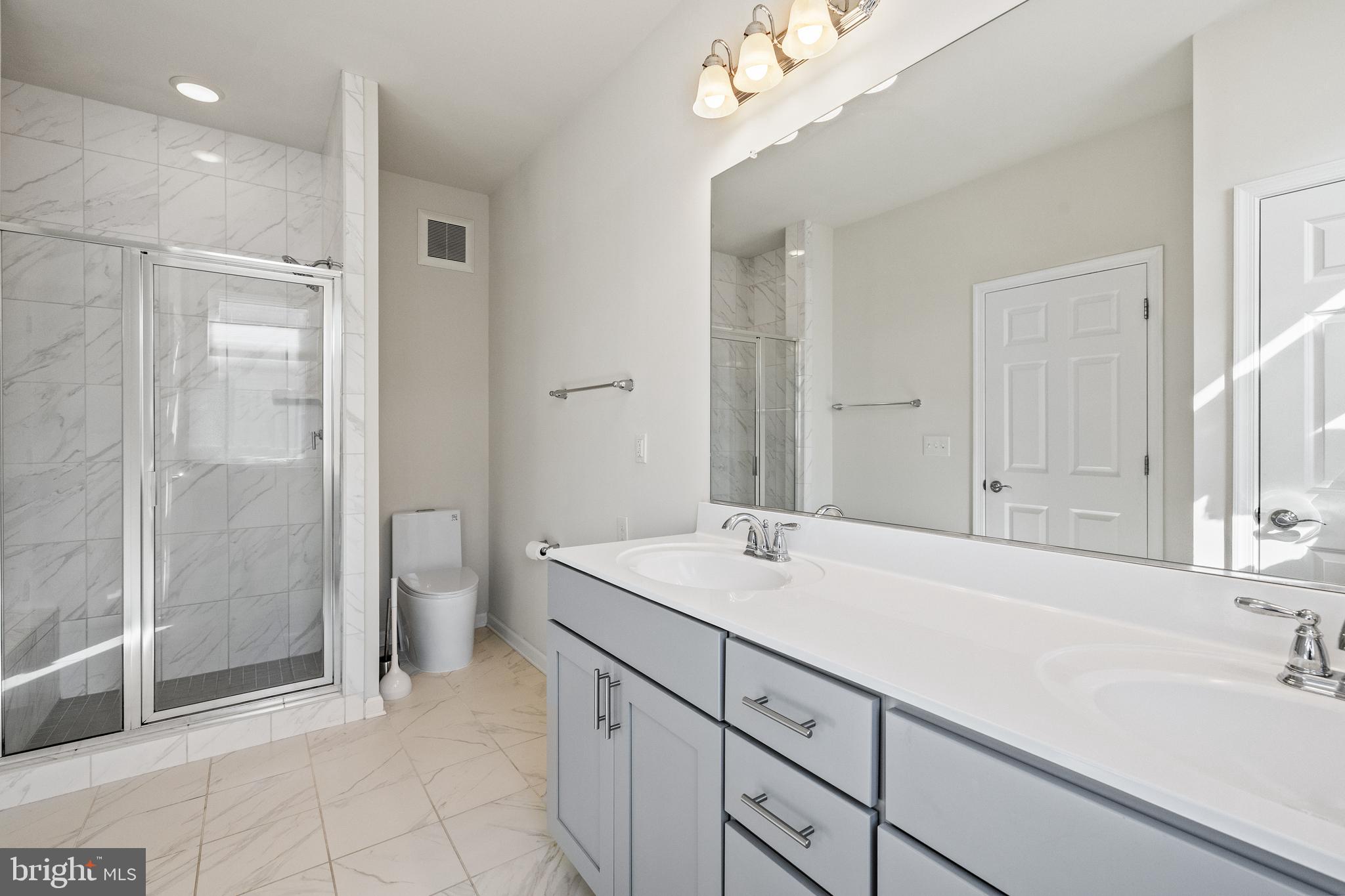 CAMBRIA SQUARE - Residential Lease