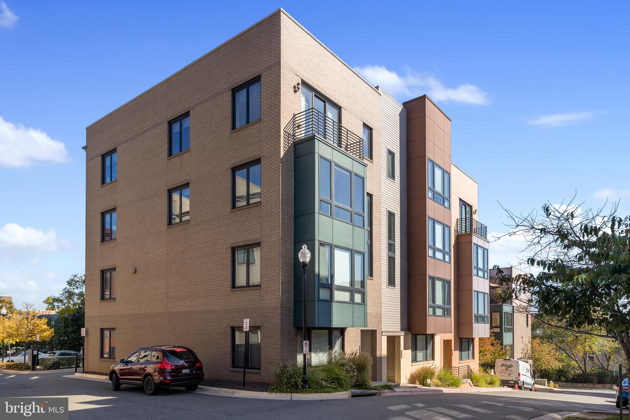 CAMBRIA SQUARE - Residential Lease