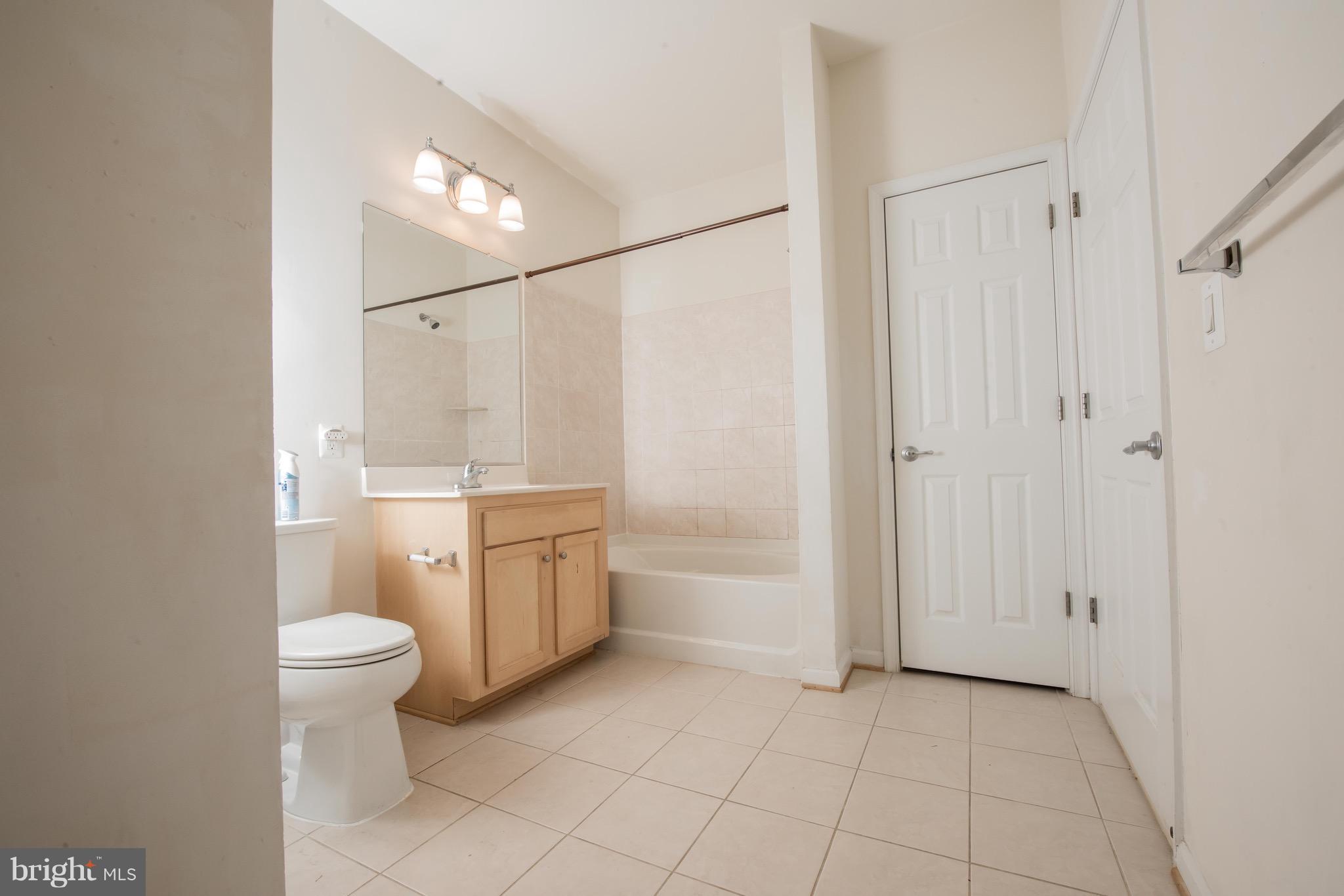 CHANTILLY PARK - Residential Lease