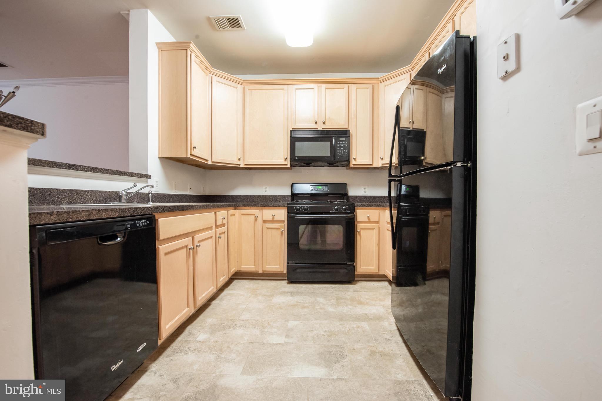 CHANTILLY PARK - Residential Lease