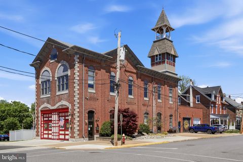 Photo of 301 Walnut Street, ROYERSFORD, PA 19468 (MLS # PAMC2179648)
