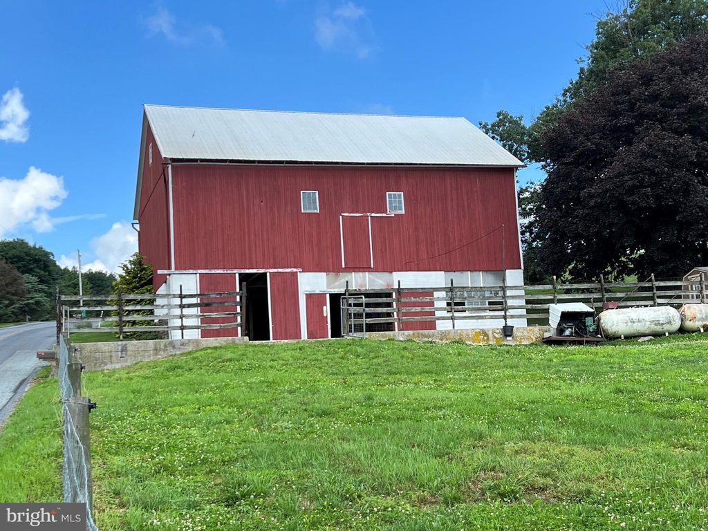 Photo of 311 CARDINAL DR, QUARRYVILLE, PA 17566 (MLS # PALA2037492)