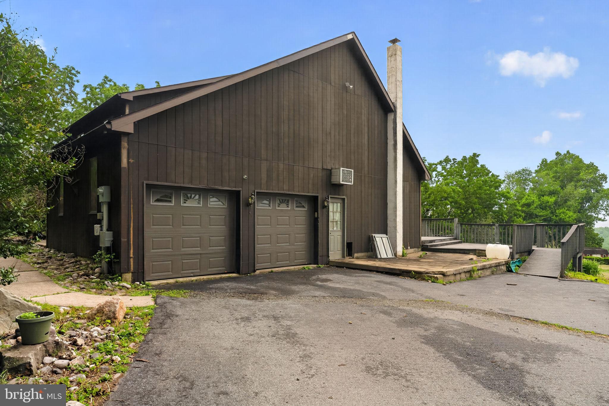 10 SHADE ROAD