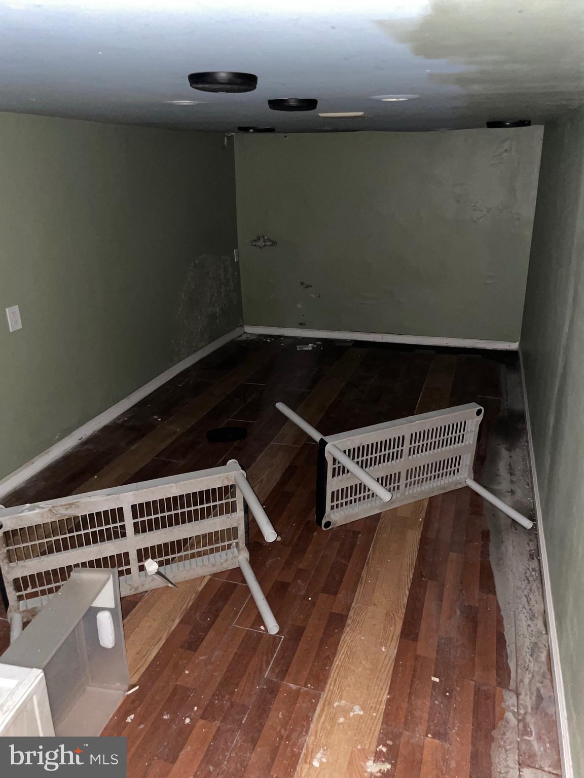 KENSINGTON - Residential