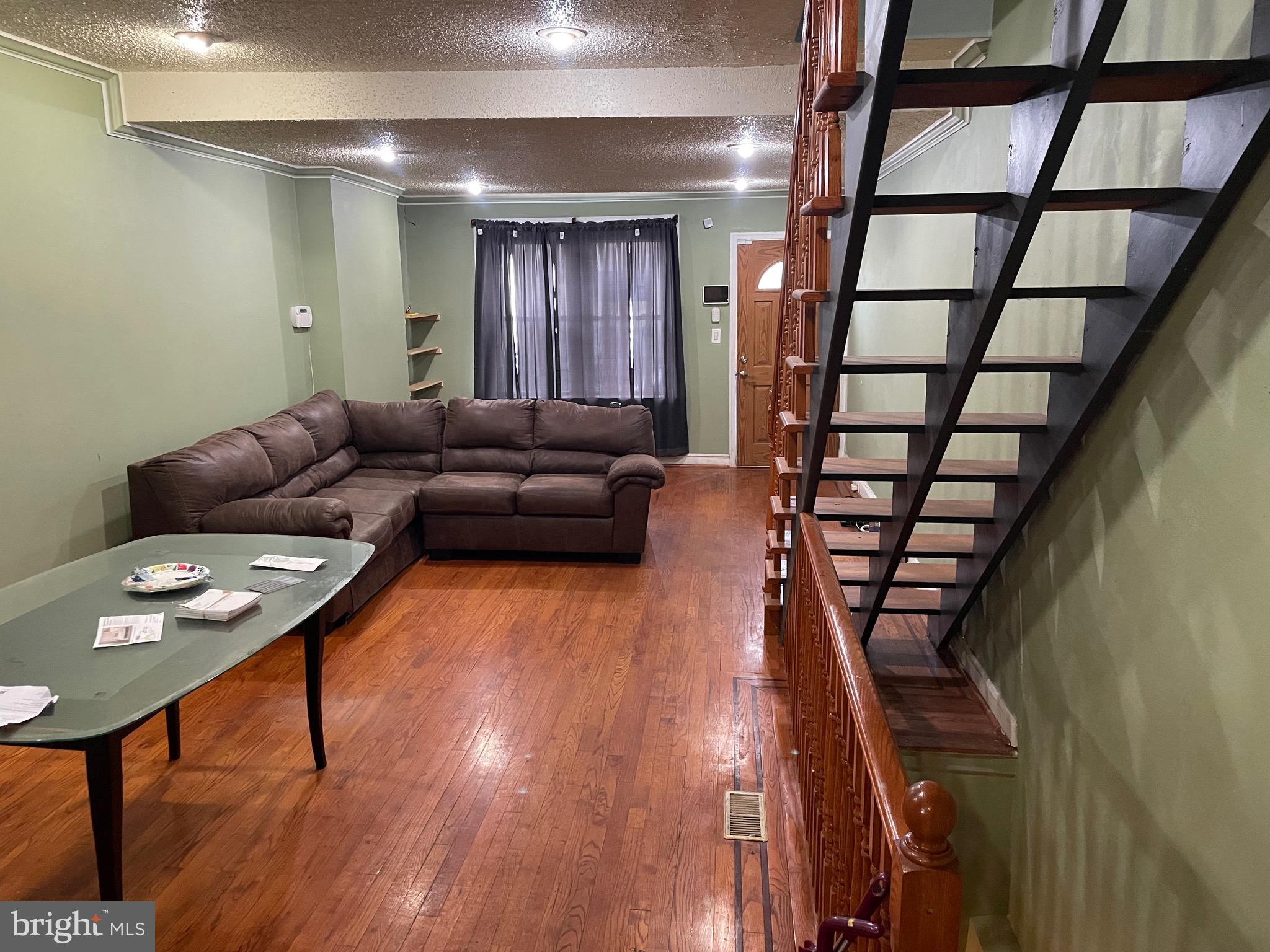 Stylish 3-Bedroom Townhouse with Finished Basement & Balcony
Welcome to this beautifully maintained 3-bedroom, 2-bathroom townhouse offering comfort, style, and convenience in every corner. Featuring gleaming hardwood floors throughout, this home boasts an inviting layout with modern recessed lighting and central A/C for year-round comfort.
The main level includes a spacious living and dining area that flows into a functional kitchen, perfect for everyday living and entertaining. Upstairs, you’ll find three comfortable bedrooms, including access to a second-floor balcony—ideal for enjoying your morning coffee or unwinding at the end of the day.
The finished basement adds valuable bonus space—perfect for a home office, playroom, or media area.
Don’t miss your chance to own this move-in-ready home with great features and an ideal layout. Schedule your private showing today!