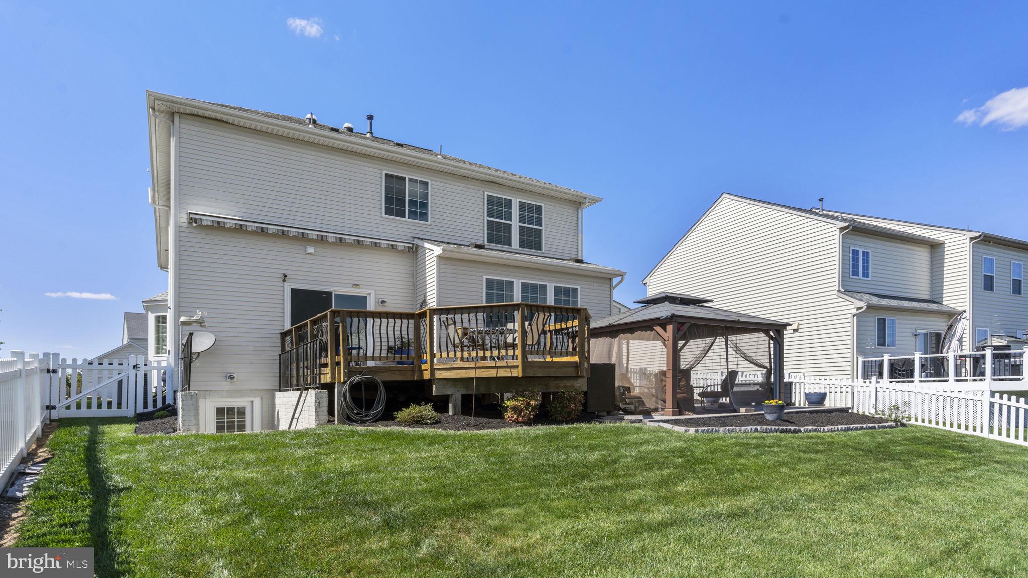 MEADOWS AT MORRIS FARM - Residential