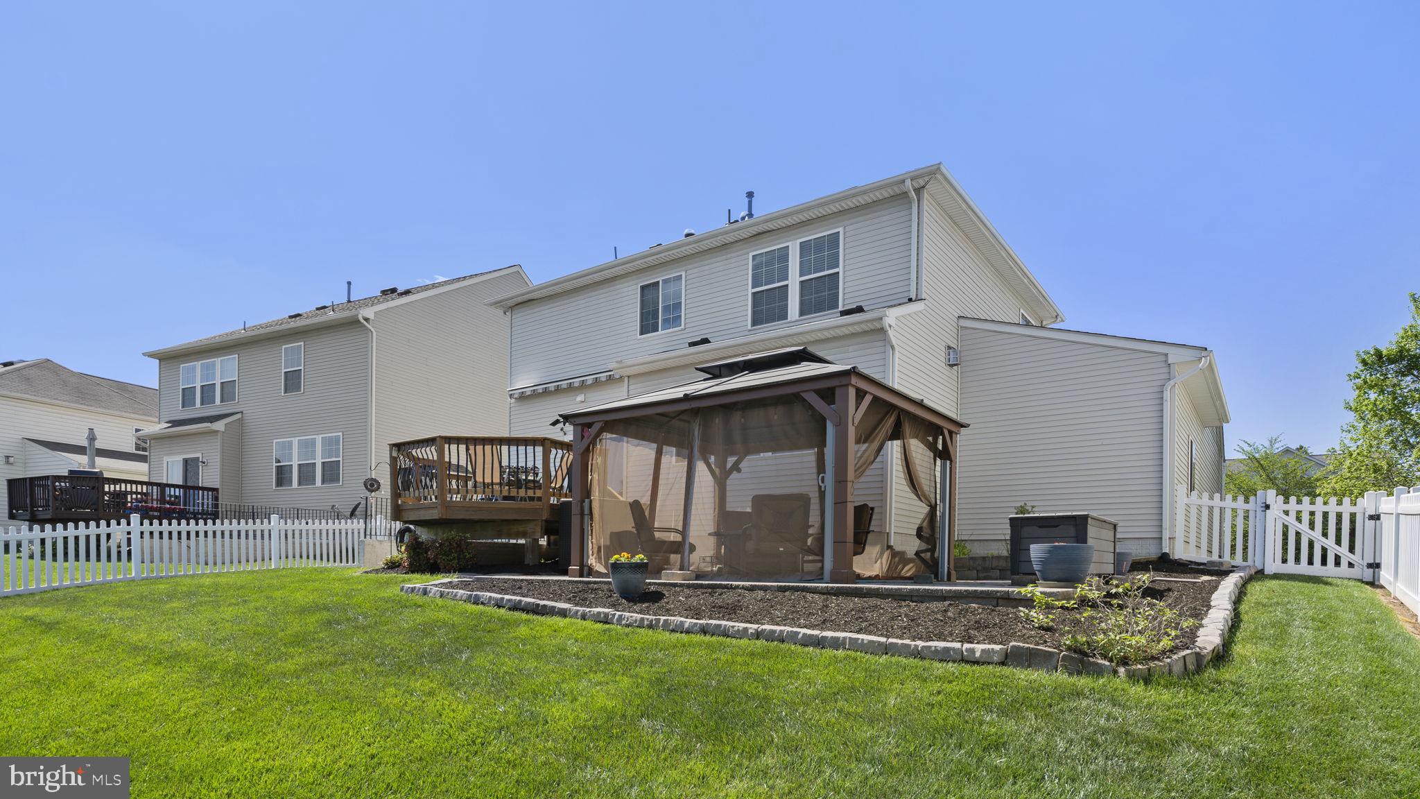 MEADOWS AT MORRIS FARM - Residential