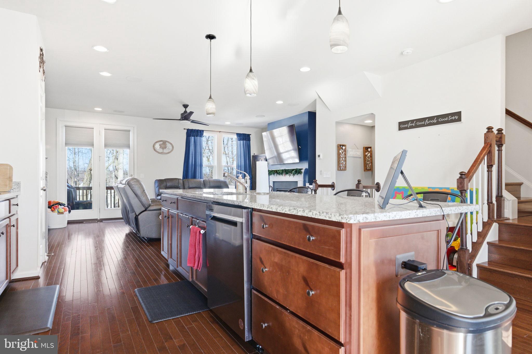 FIELDSTONE - Residential