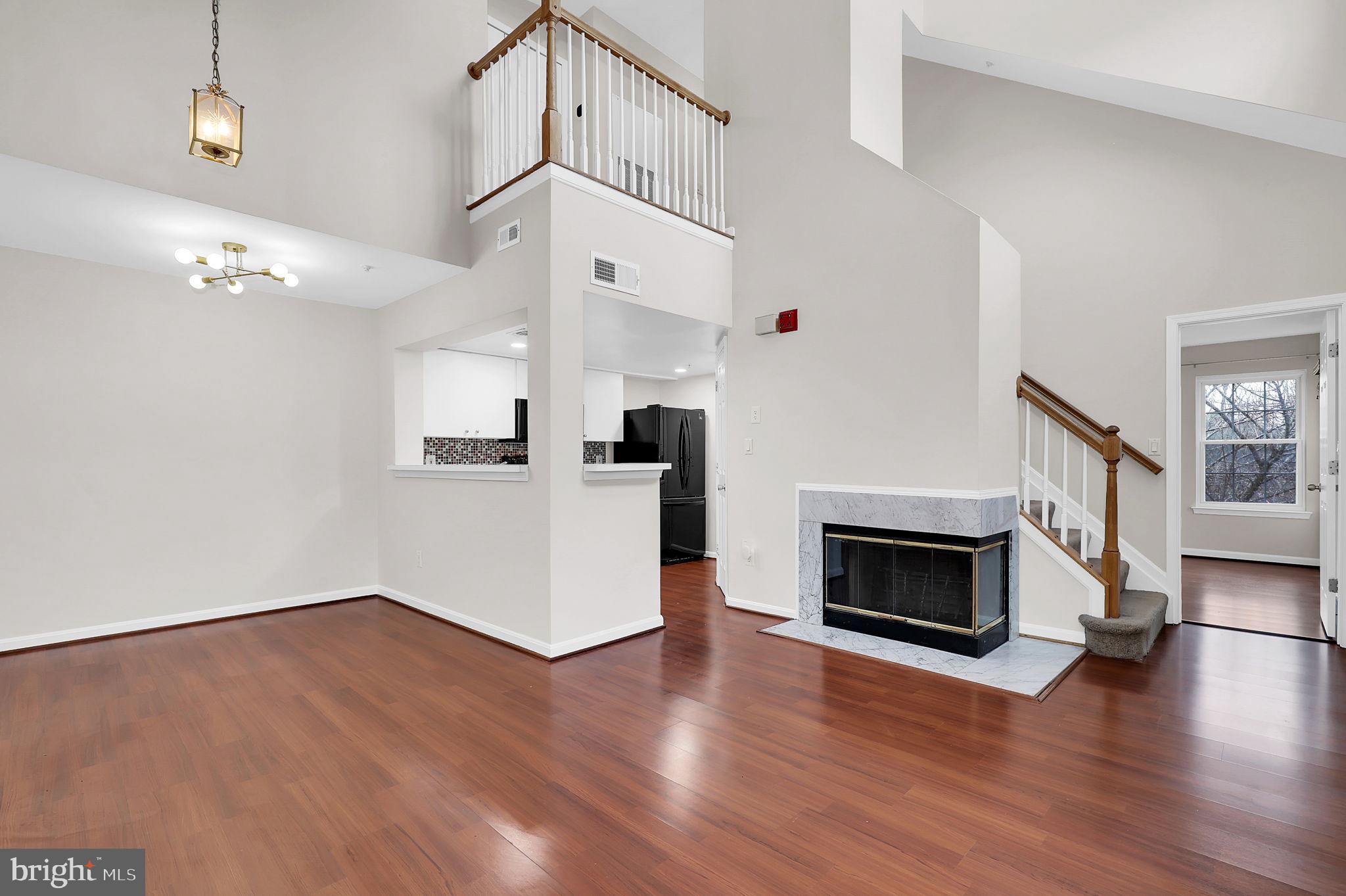 913 HILLSIDE LAKE TERRACE 413