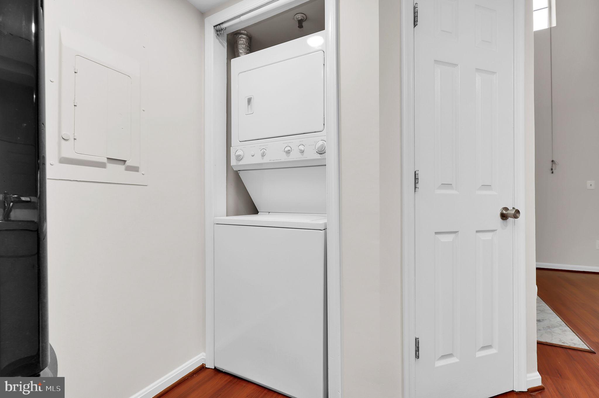 VISTAS AT WASHINGTONIAN WOODS - Residential