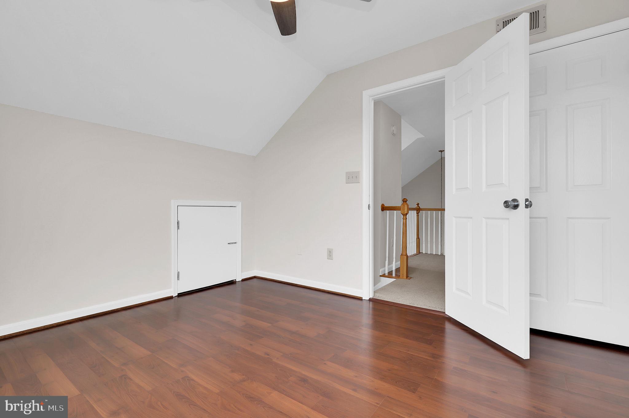 VISTAS AT WASHINGTONIAN WOODS - Residential