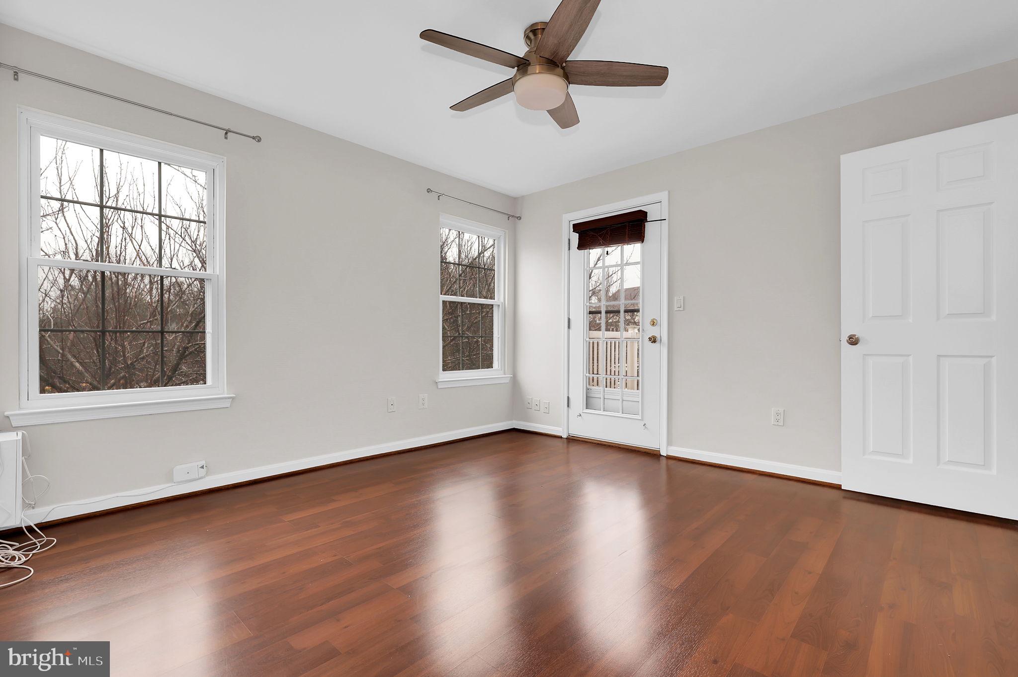 VISTAS AT WASHINGTONIAN WOODS - Residential