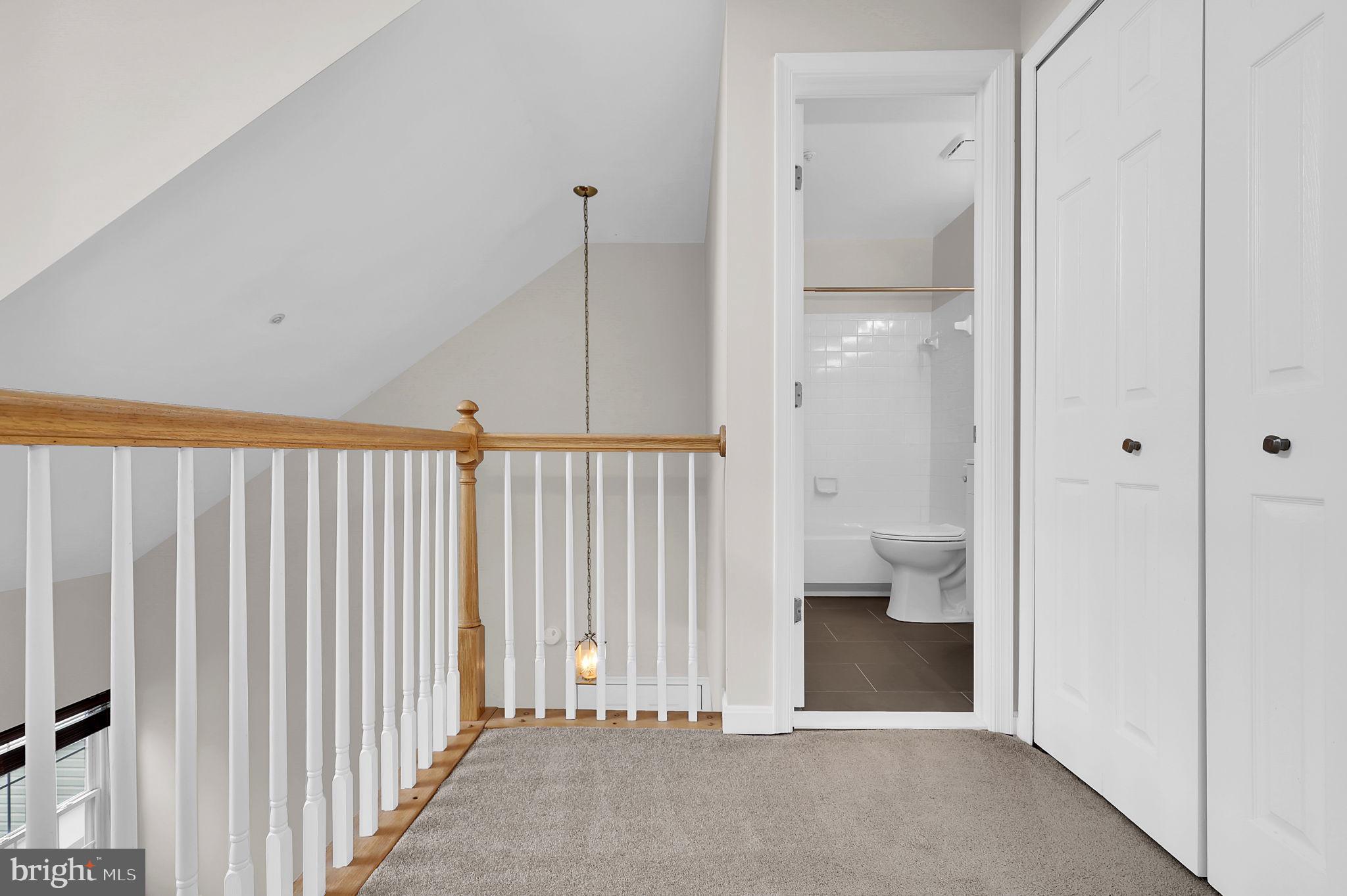 VISTAS AT WASHINGTONIAN WOODS - Residential