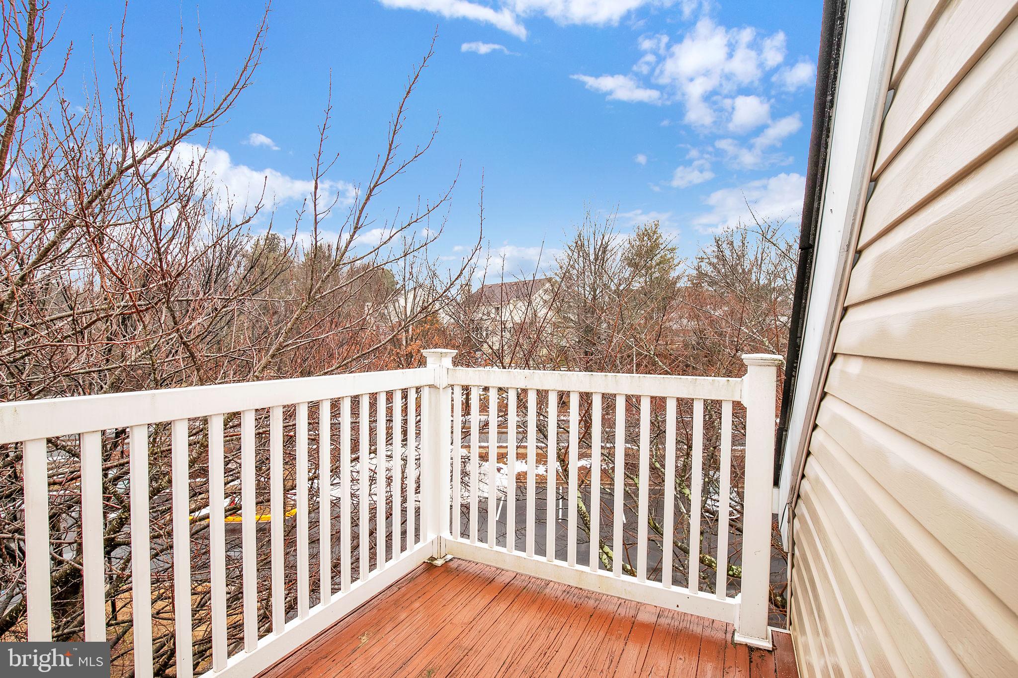 VISTAS AT WASHINGTONIAN WOODS - Residential