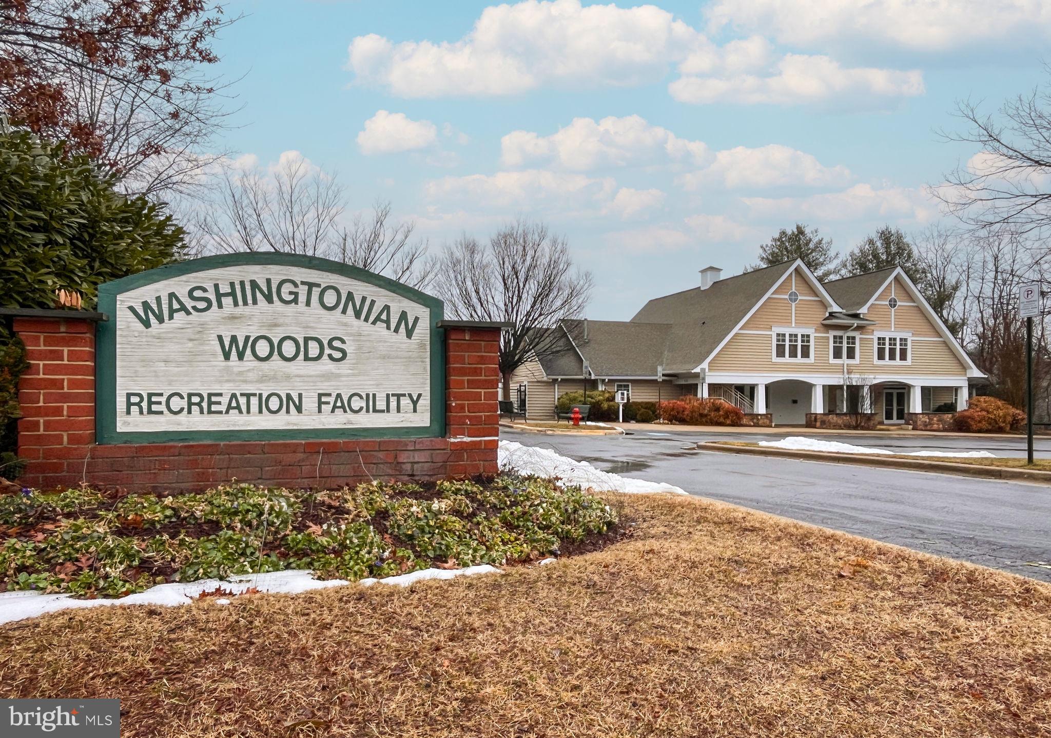 VISTAS AT WASHINGTONIAN WOODS - Residential