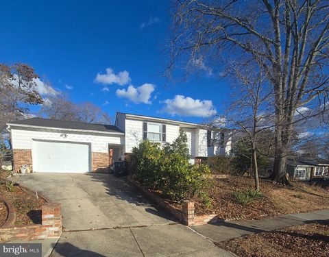 Photo of 12702 Lunan Road, CLINTON, MD 20735 (MLS # MDPG2186760)