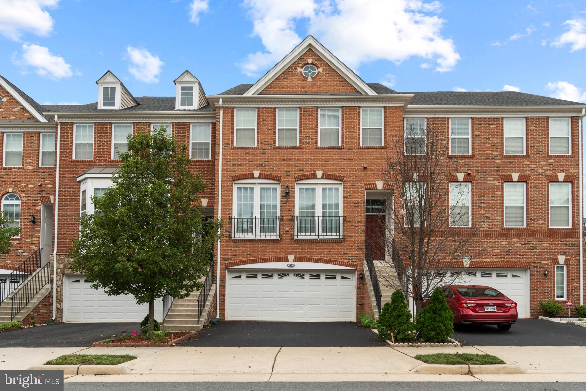 LOUDOUN VALLEY ESTATES 2 - Residential Lease