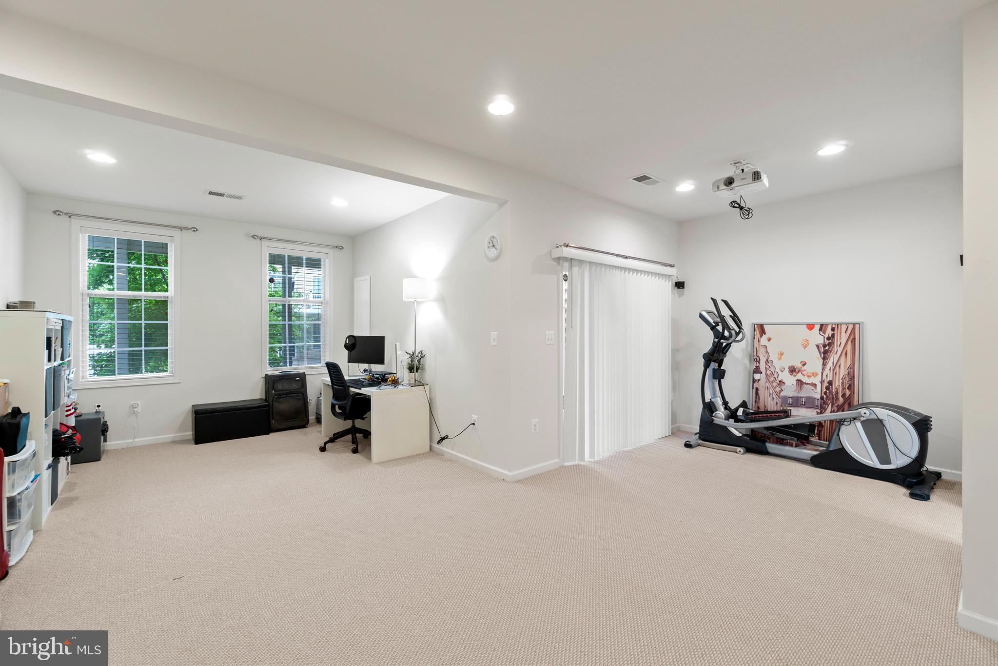 LOUDOUN VALLEY ESTATES 2 - Residential Lease