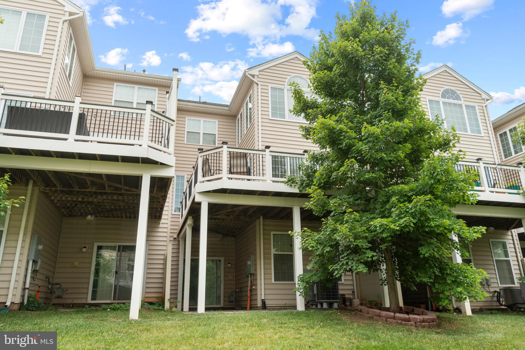 LOUDOUN VALLEY ESTATES 2 - Residential Lease