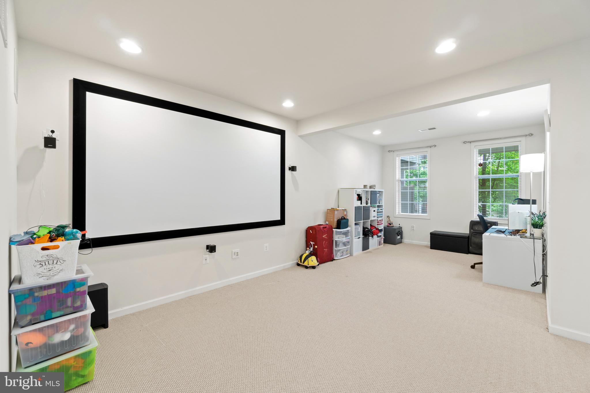 LOUDOUN VALLEY ESTATES 2 - Residential Lease