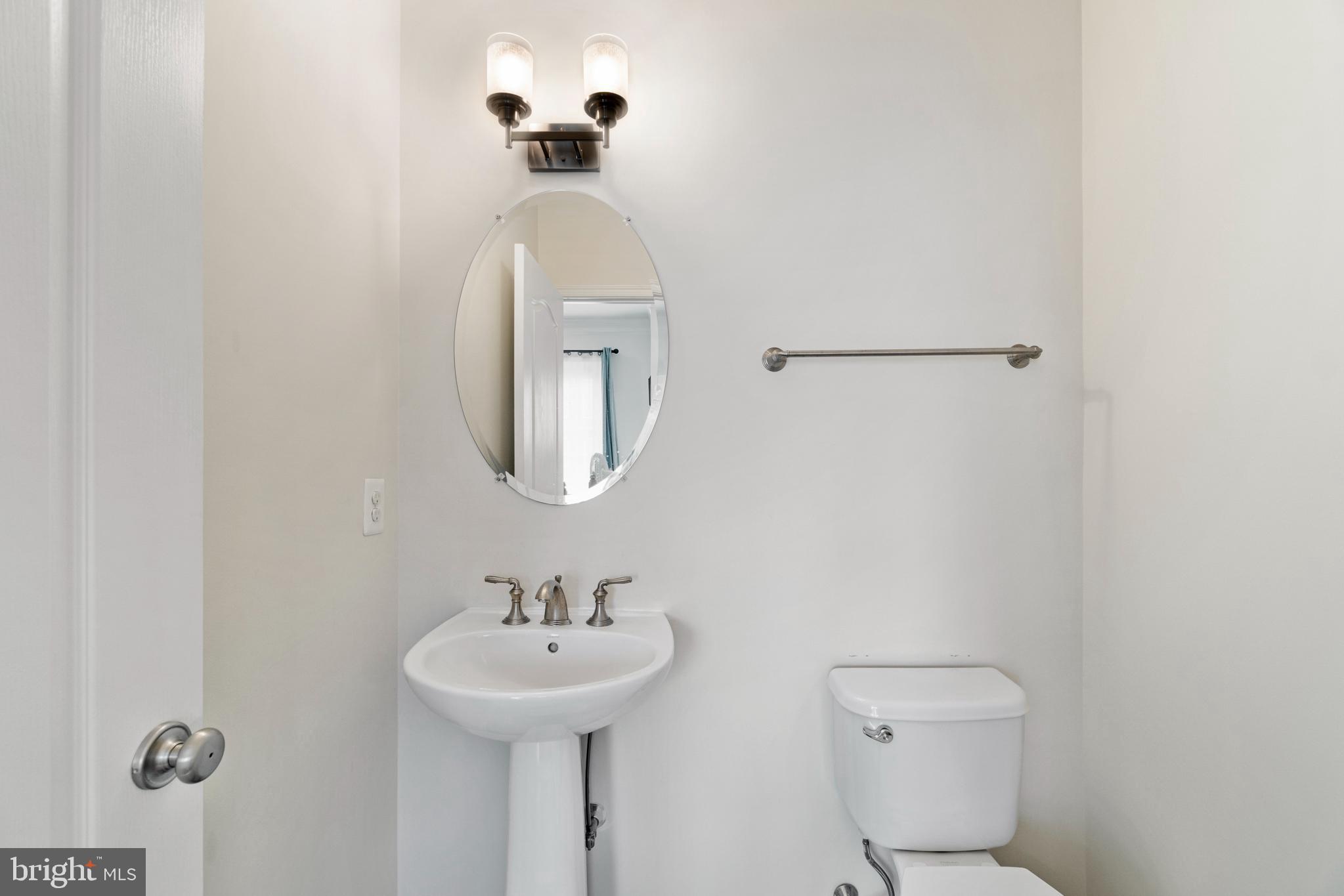 LOUDOUN VALLEY ESTATES 2 - Residential Lease