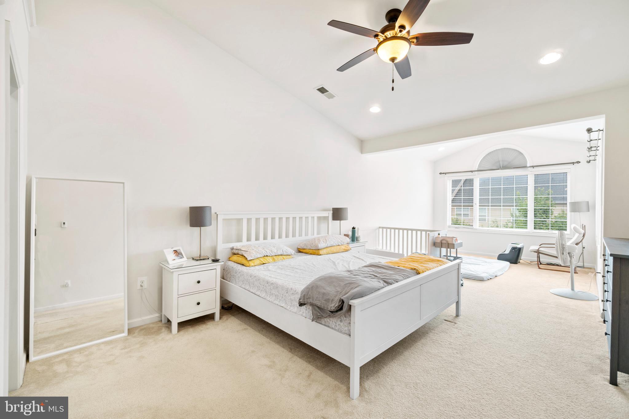 LOUDOUN VALLEY ESTATES 2 - Residential Lease