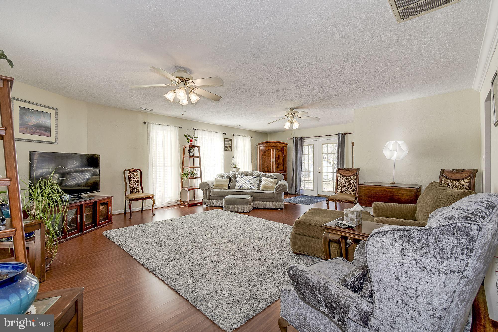 GOLDEN BEACH - Residential