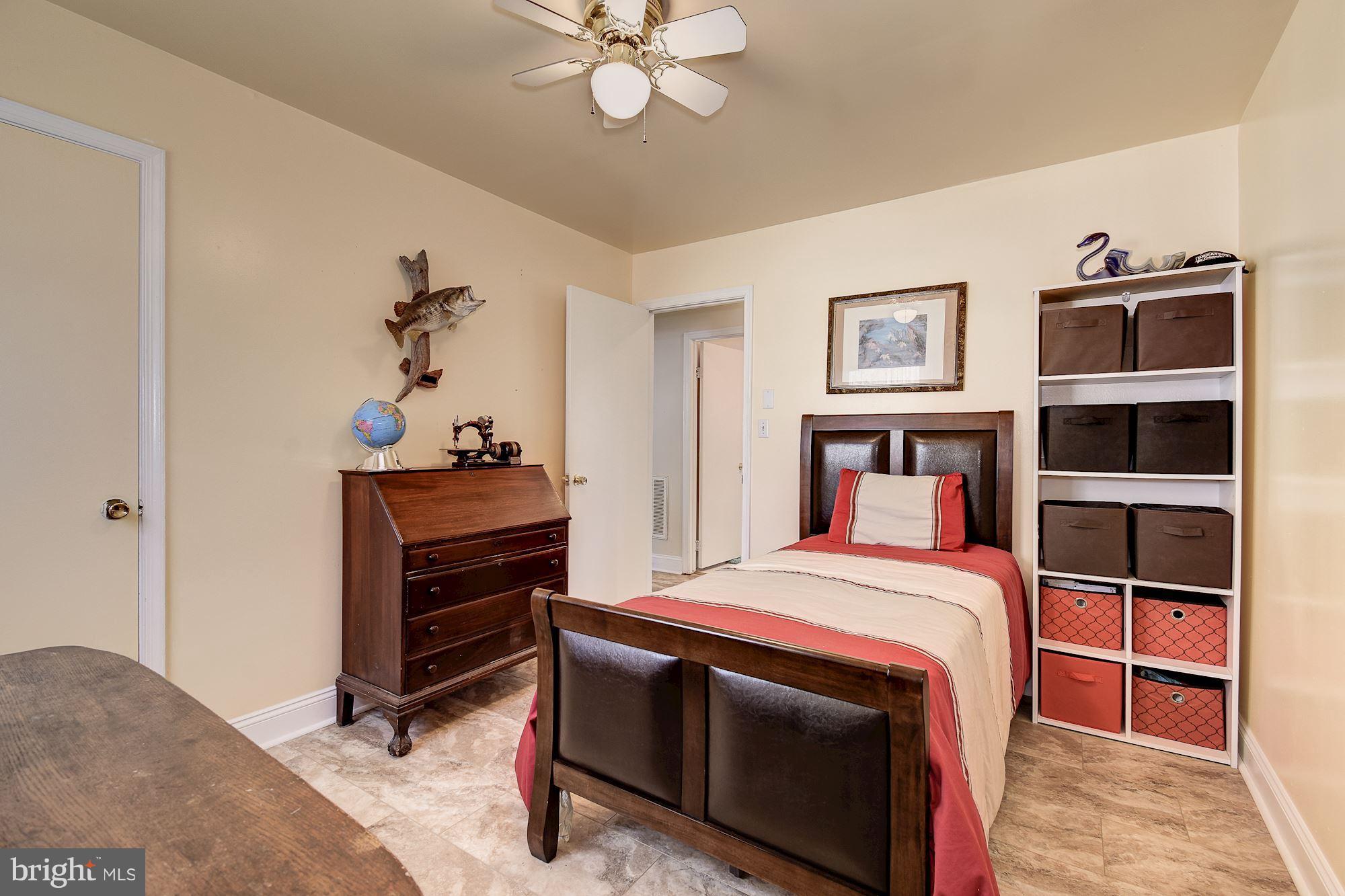 GOLDEN BEACH - Residential