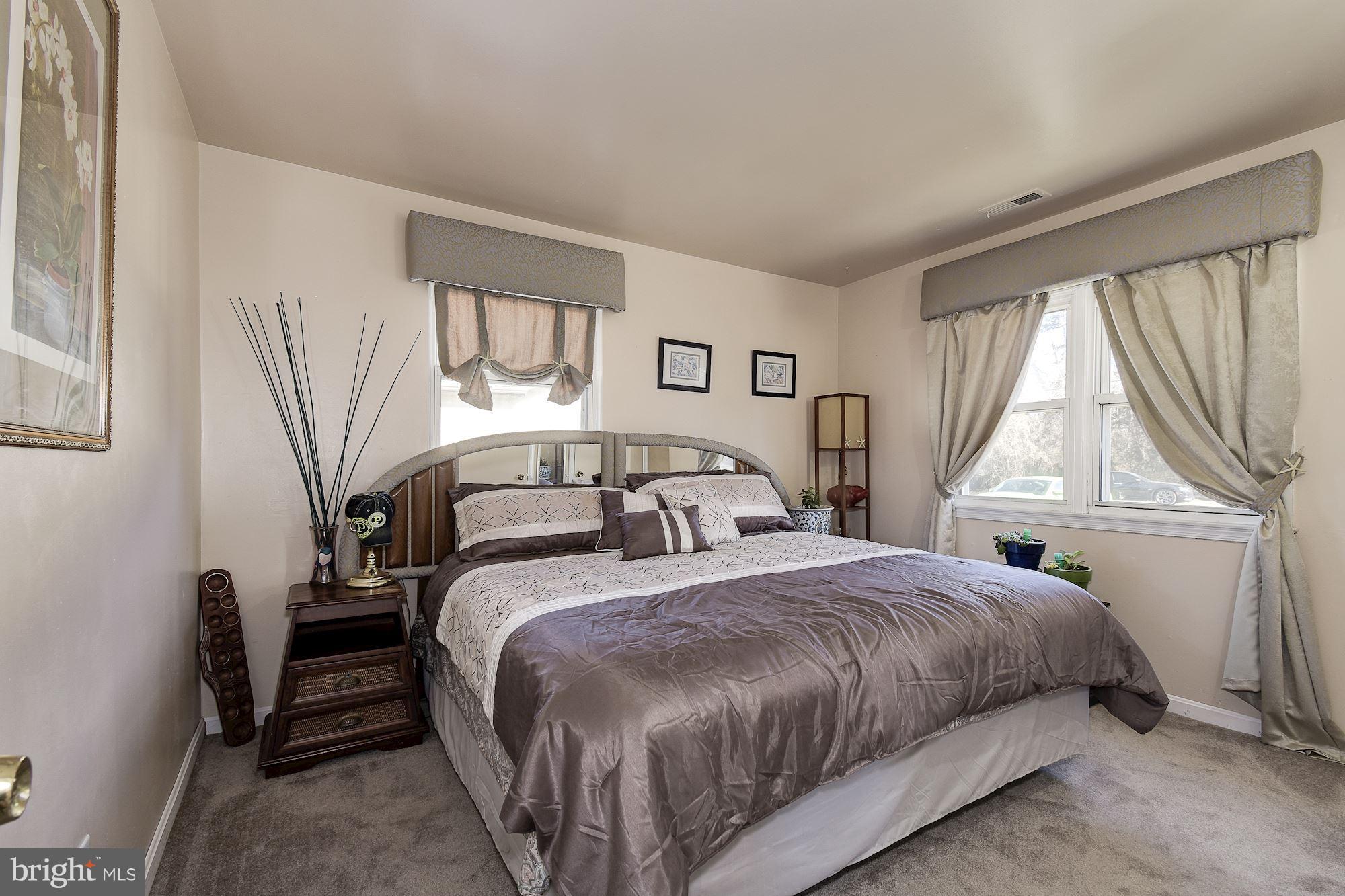 GOLDEN BEACH - Residential