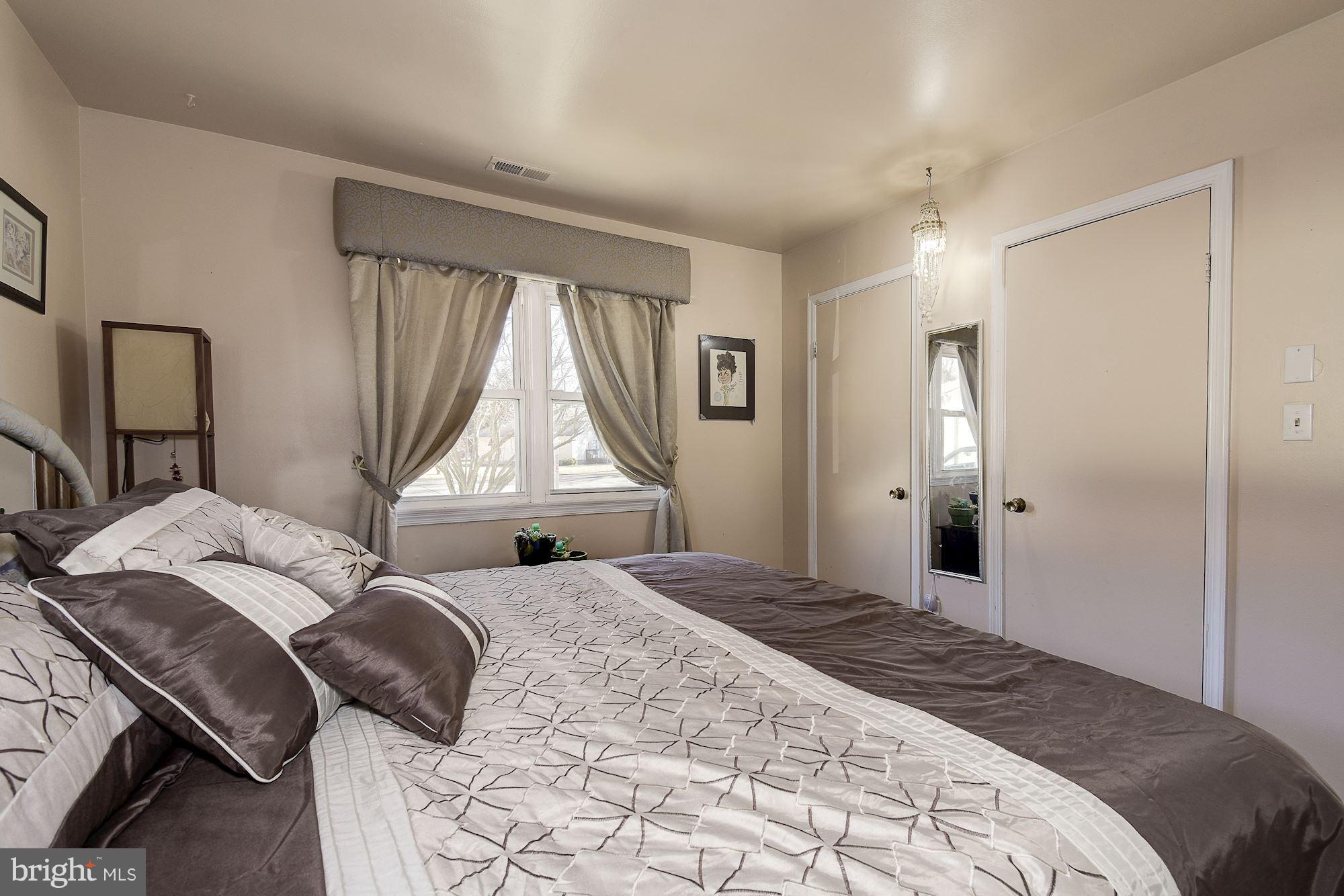 GOLDEN BEACH - Residential