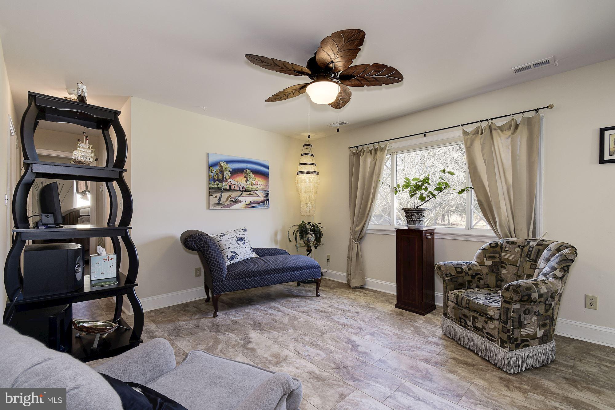 GOLDEN BEACH - Residential