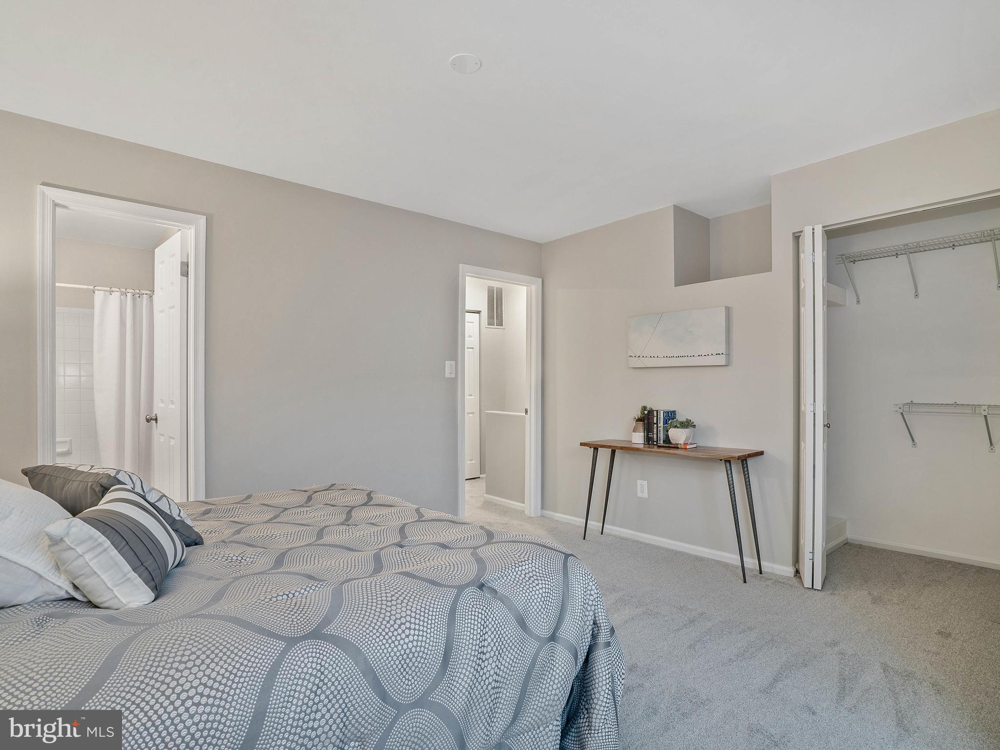 GUNNERS LAKE VILLAGE - Residential