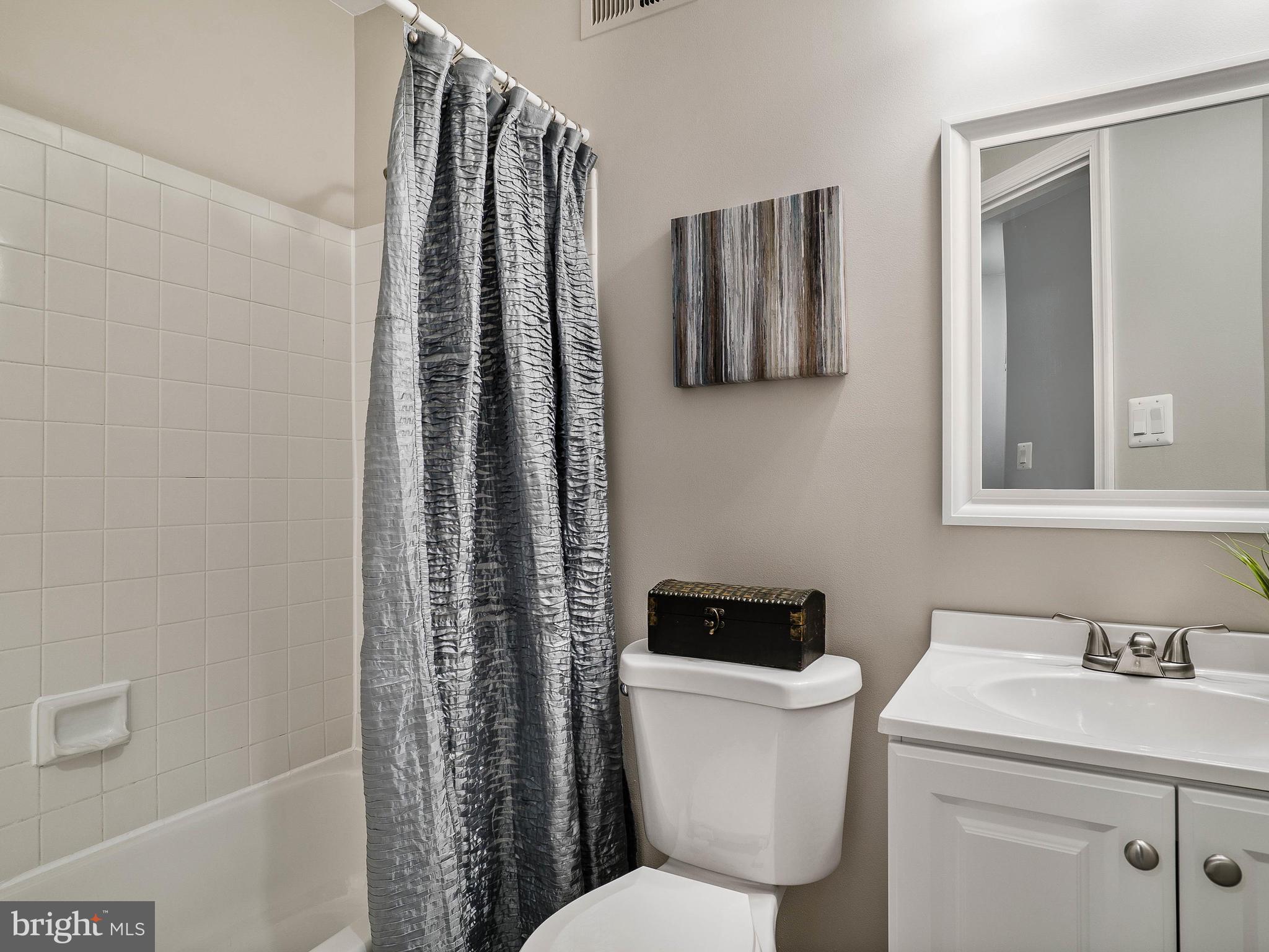 GUNNERS LAKE VILLAGE - Residential