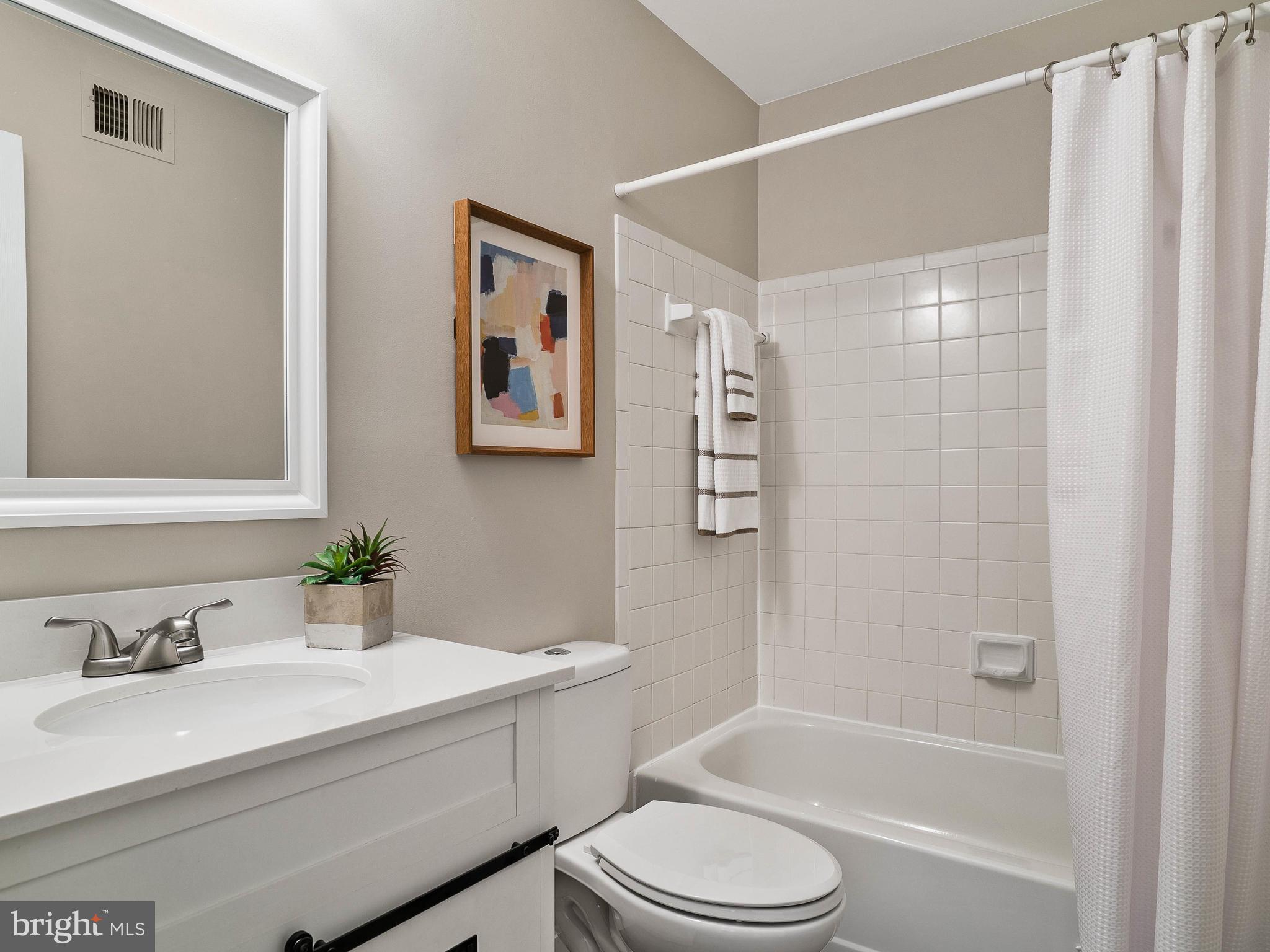 GUNNERS LAKE VILLAGE - Residential