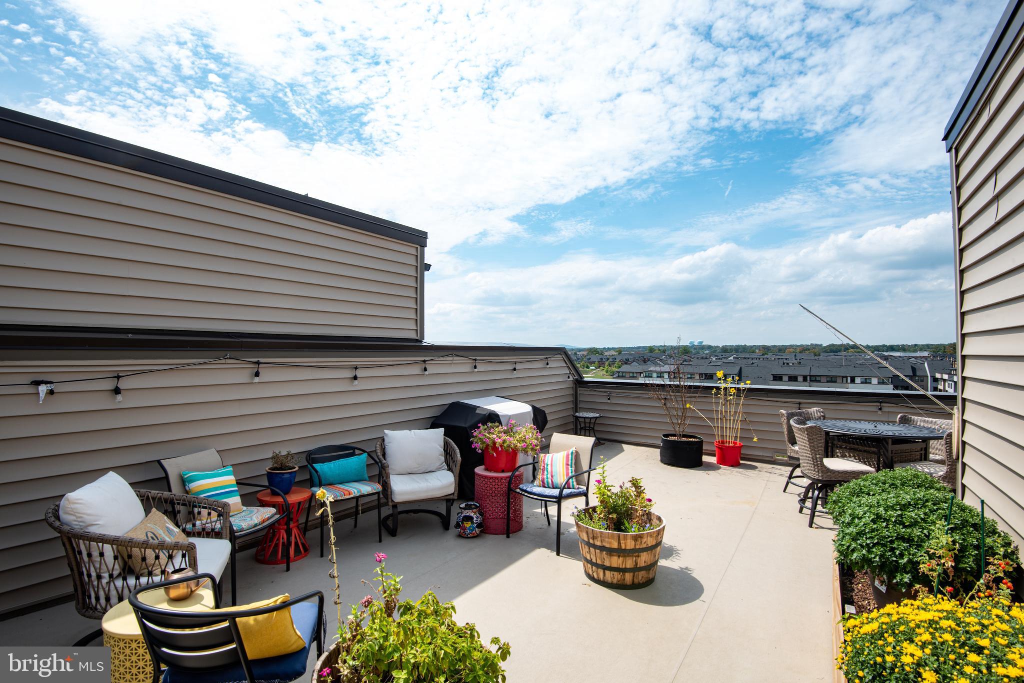 METRO WALK AT MOOREFIELD STATION - Residential