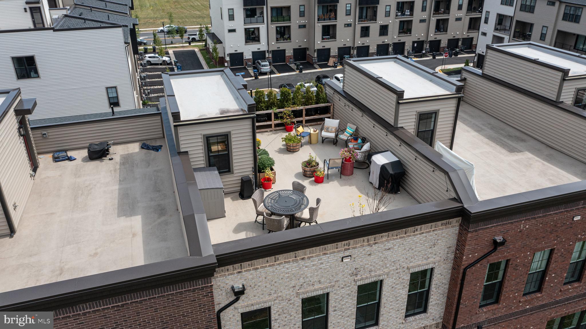 METRO WALK AT MOOREFIELD STATION - Residential