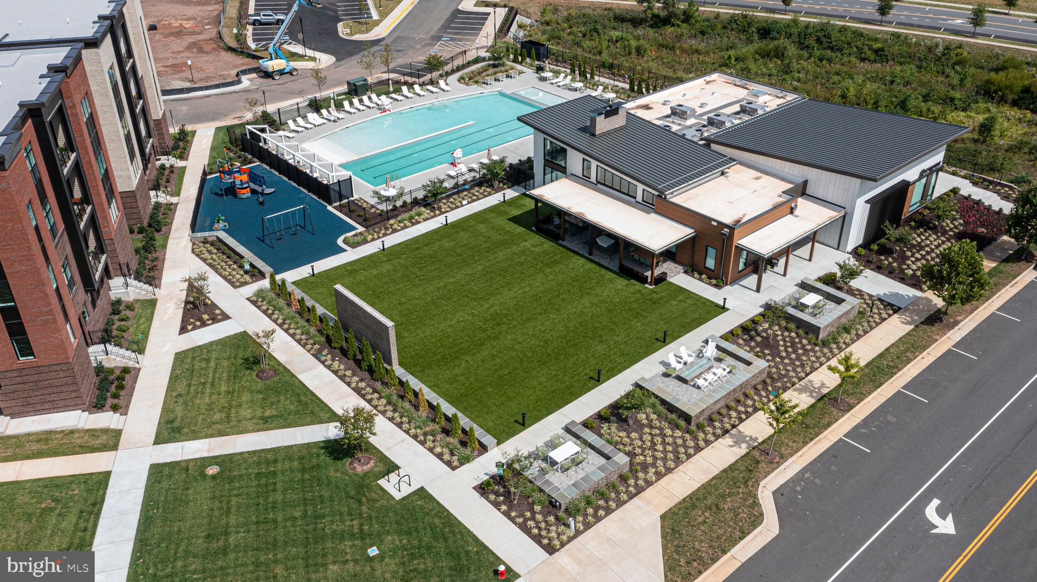 METRO WALK AT MOOREFIELD STATION - Residential