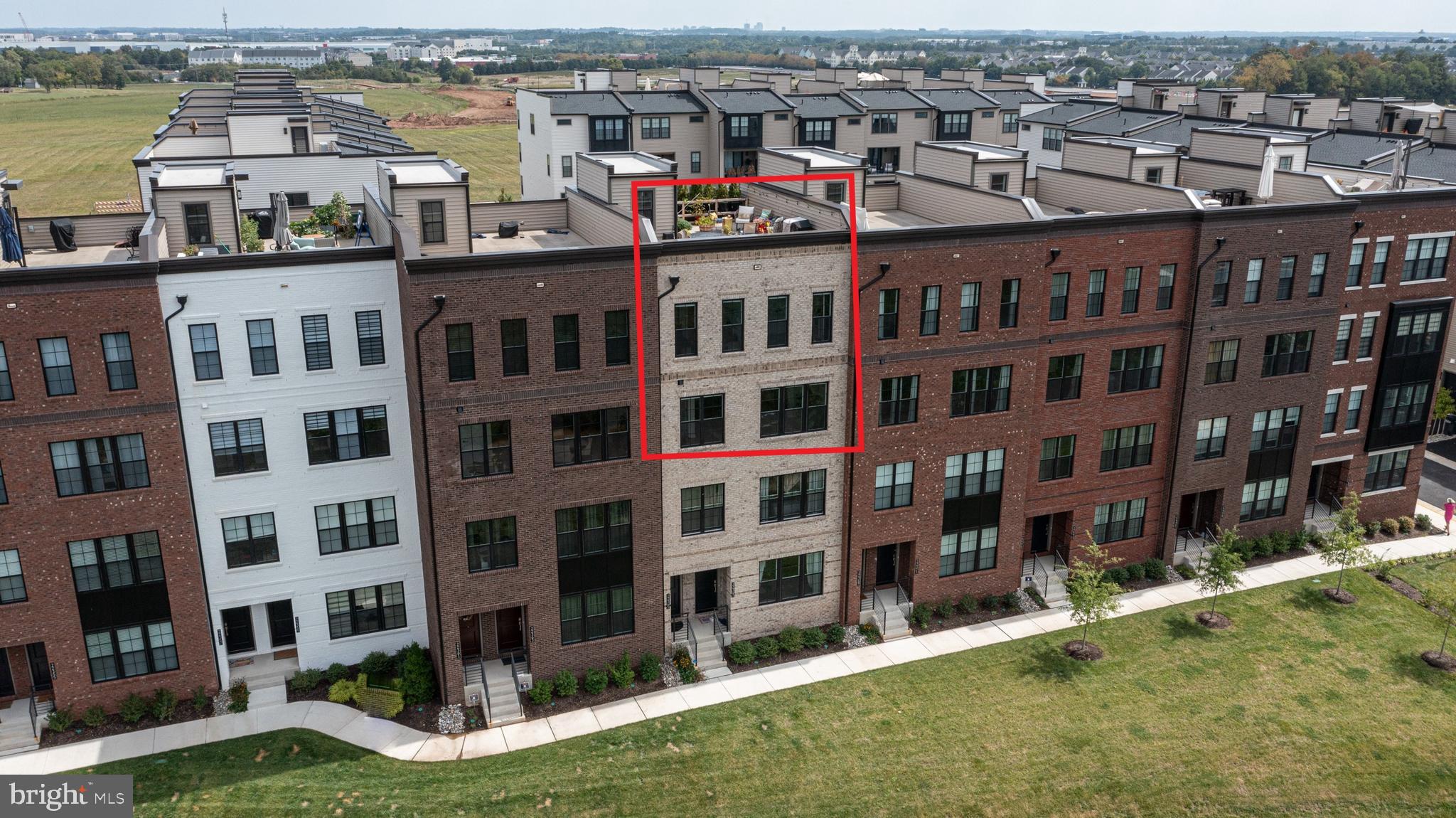 METRO WALK AT MOOREFIELD STATION - Residential