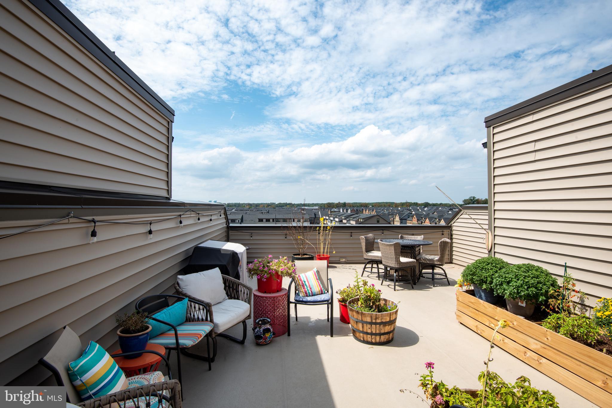 METRO WALK AT MOOREFIELD STATION - Residential