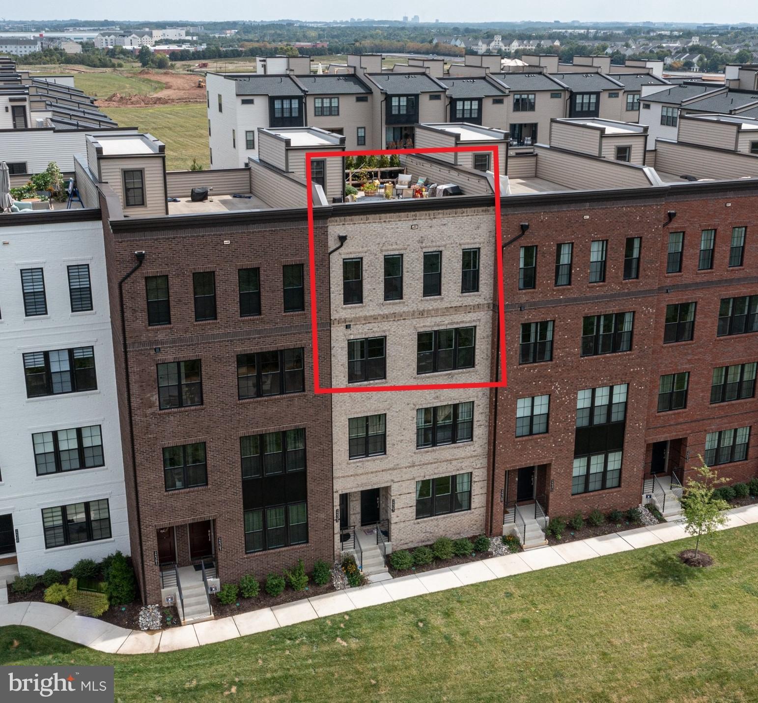 METRO WALK AT MOOREFIELD STATION - Residential