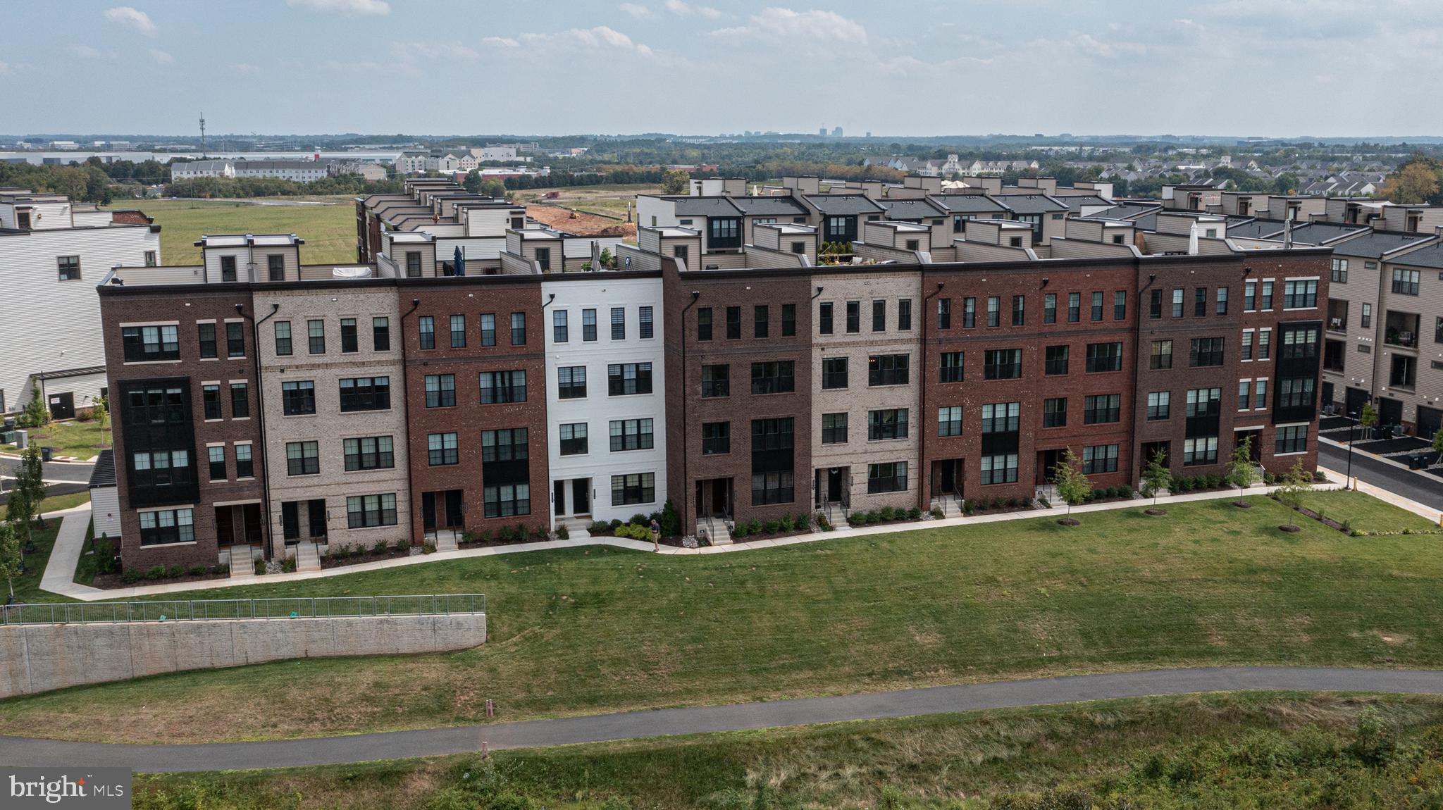 METRO WALK AT MOOREFIELD STATION - Residential