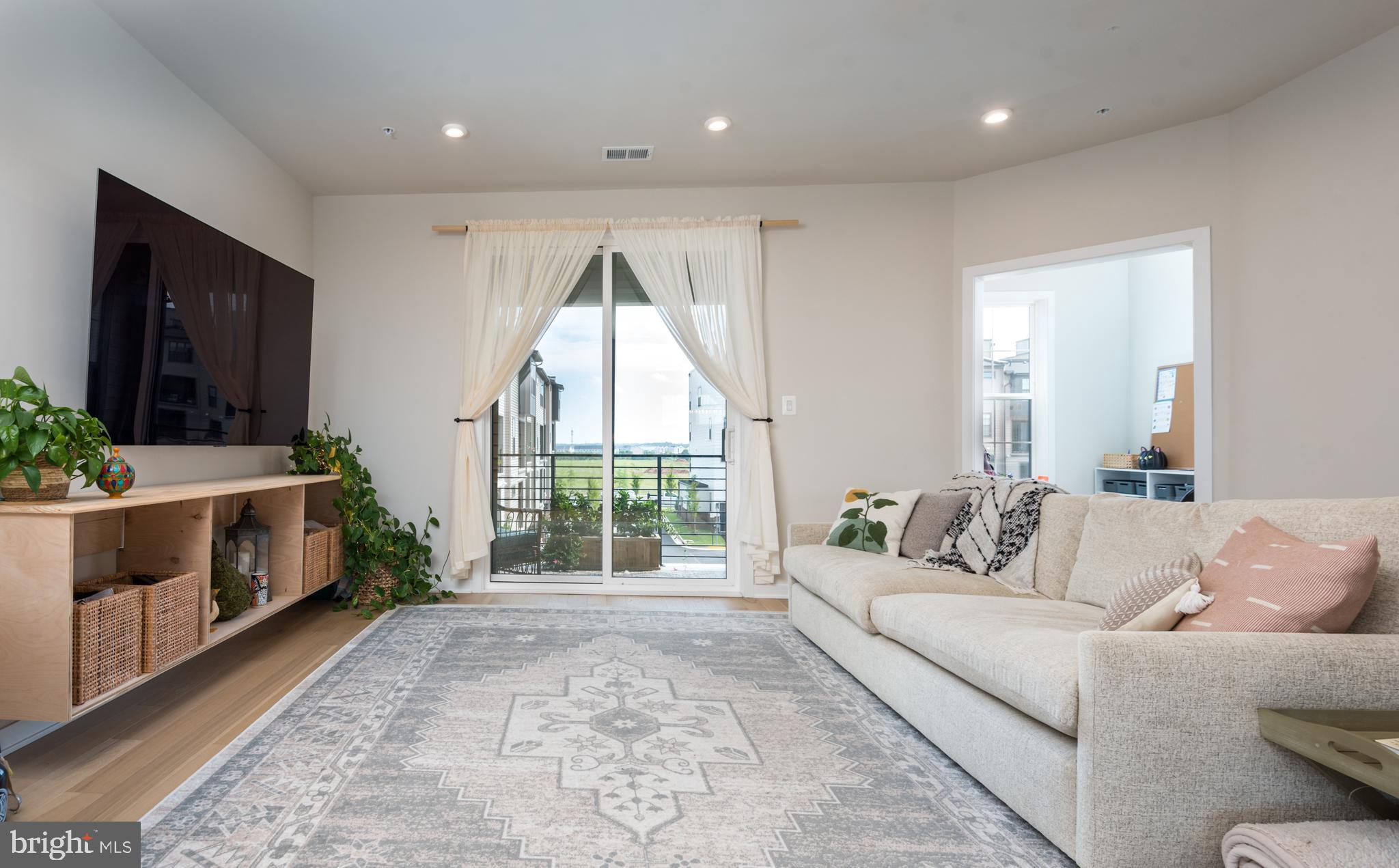 METRO WALK AT MOOREFIELD STATION - Residential