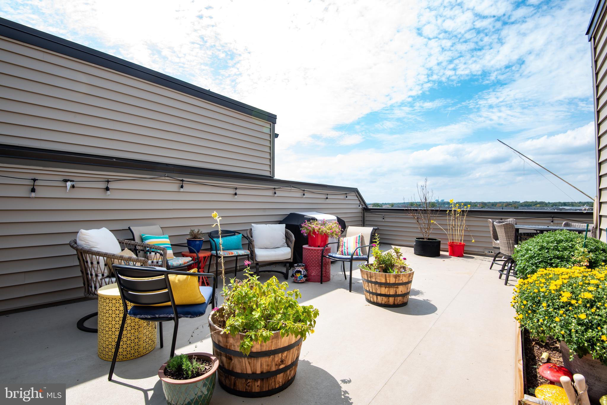 METRO WALK AT MOOREFIELD STATION - Residential