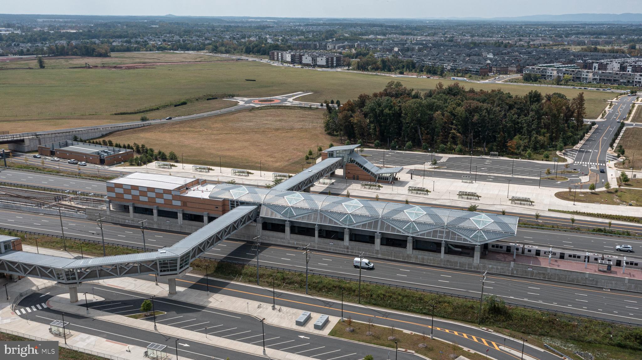 METRO WALK AT MOOREFIELD STATION - Residential