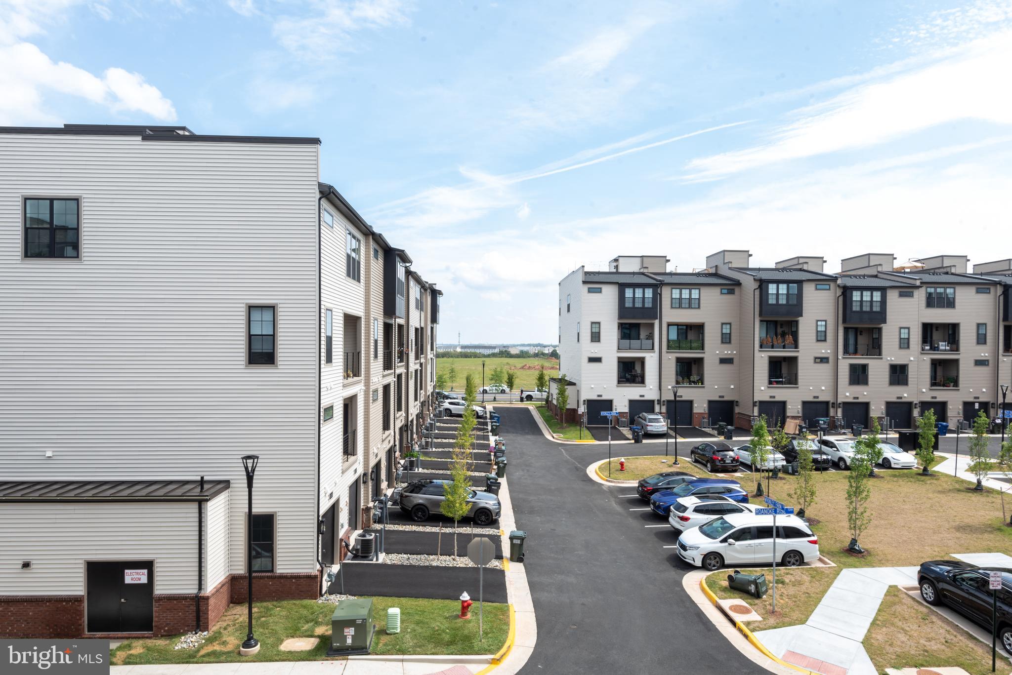 METRO WALK AT MOOREFIELD STATION - Residential