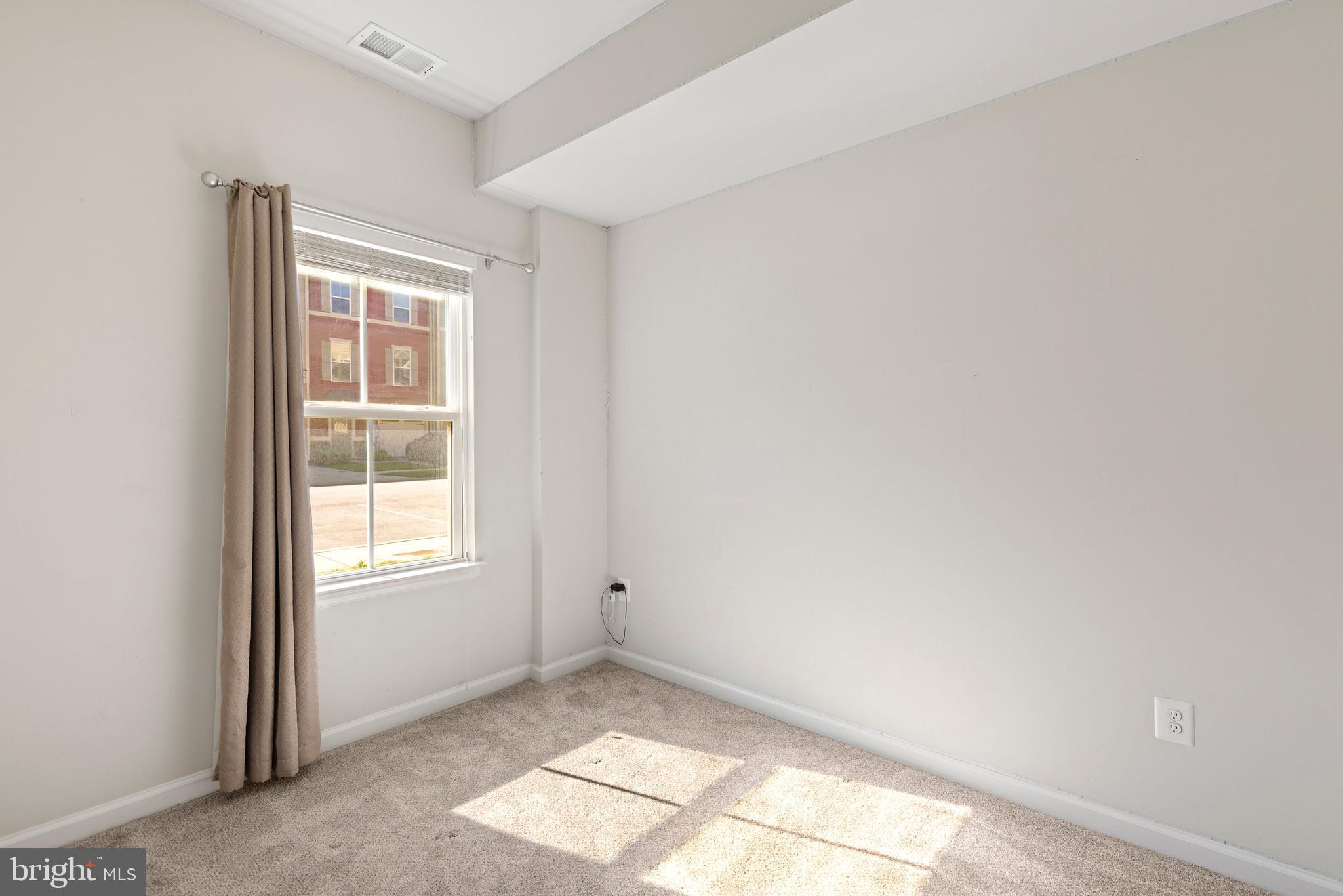 CREEKSIDE VILLAGE - Residential Lease